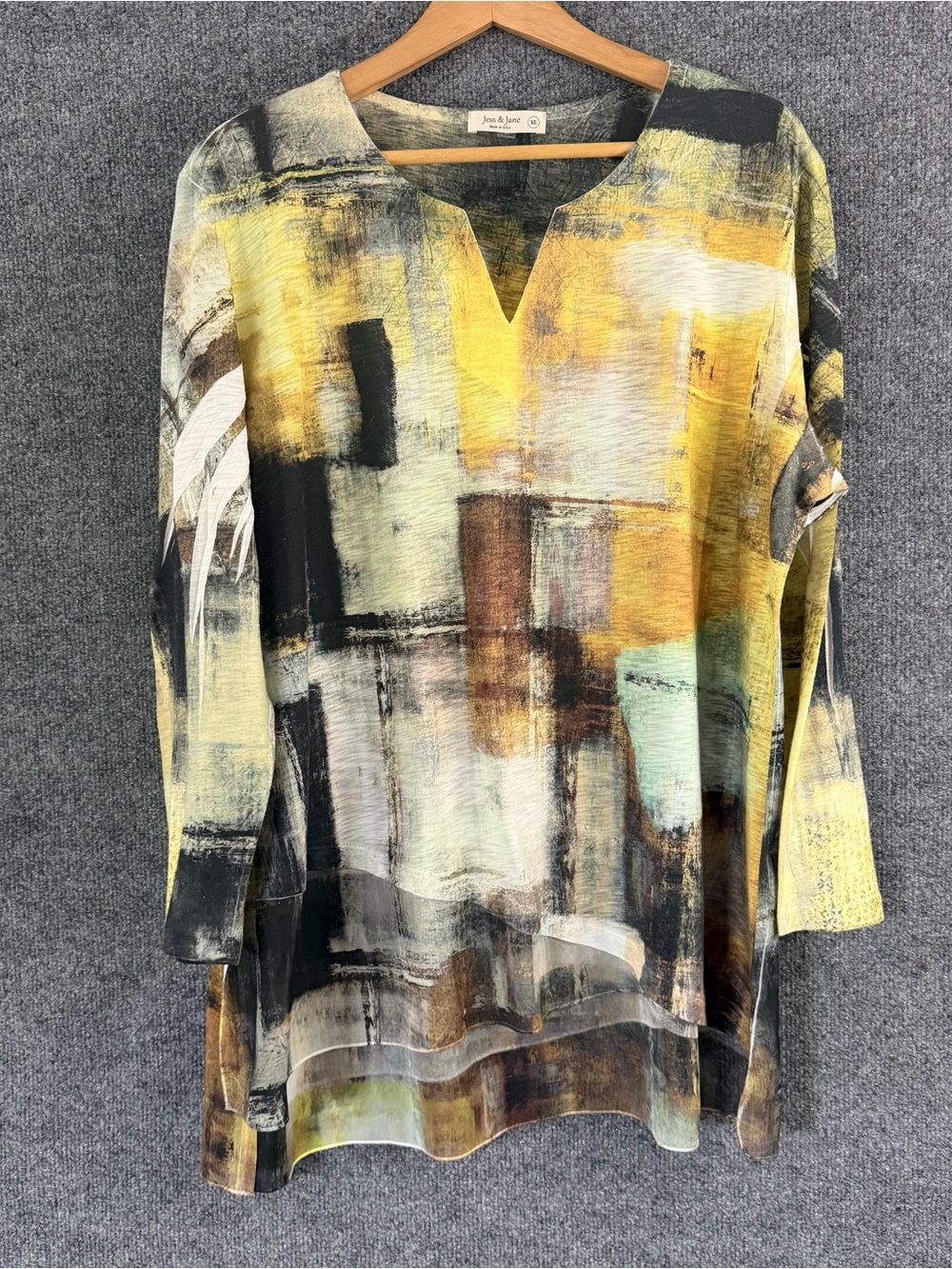 Jess & Jane XL Abstract Paint Layered Hem Split Neck Tunic Top USA Made